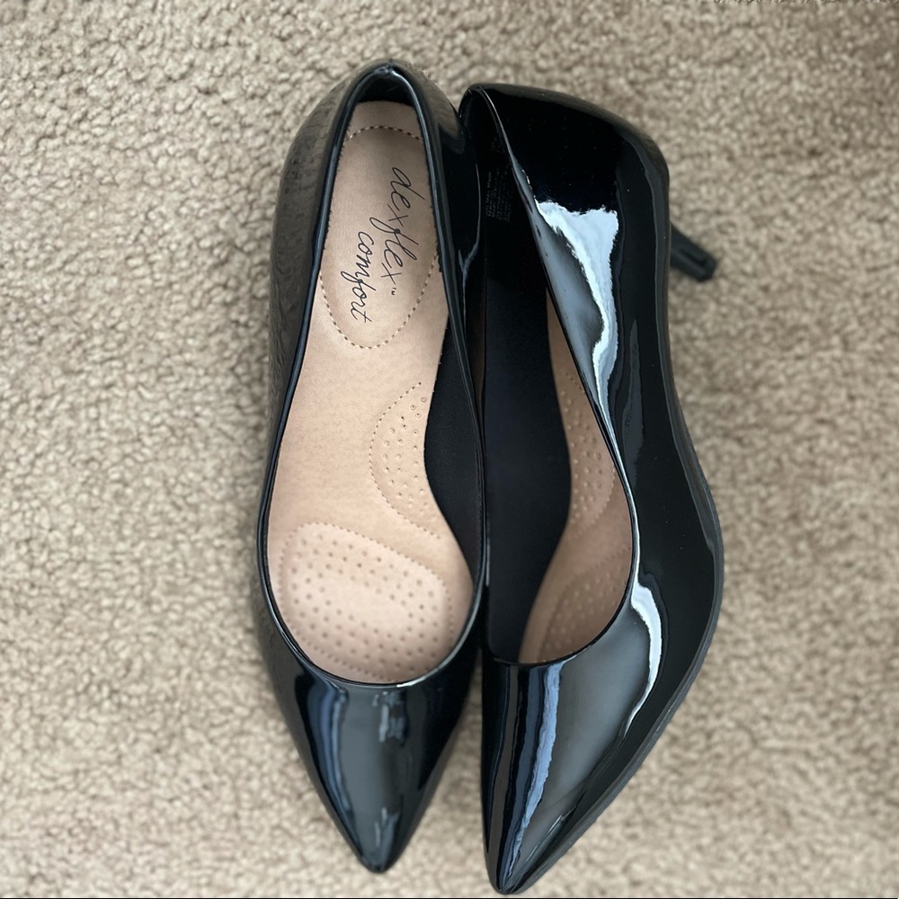 DexFlex Comfort Shiny Black Pump Heels